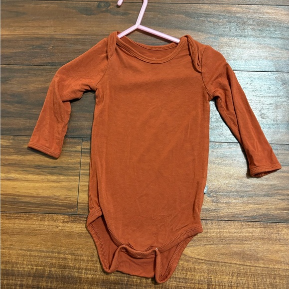 Kyte BABY Orange Long Sleeve & Red Onesie - Picture 5 of 8